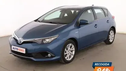 Usado Toyota Auris Hybrid Active 136 CV (100 kW) 2017 Azul Berlina