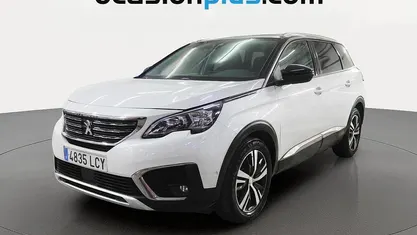 Usado Peugeot 5008 Allure 130 CV (95 kW) 2019 Blanco SUV