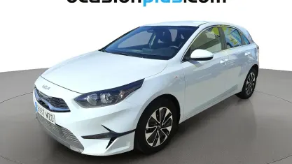 Usado Kia Ceed 101 CV (74 kW) 2025 Blanco Utilitario