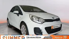Blanco Usado 2016 Kia Rio Berlina | 8990 € (Precio justo)