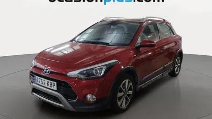 Käytetty Hyundai i20 Active 90 HP (66 kW) 2017 Punainen Viistoperä