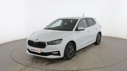 Blanco Usado 2024 Skoda Fabia Selection Utilitario | 16.999 € (Precio justo)