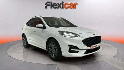 Usado Ford Kuga ST-Line 150 CV (110 kW) 2022 Blanco SUV
