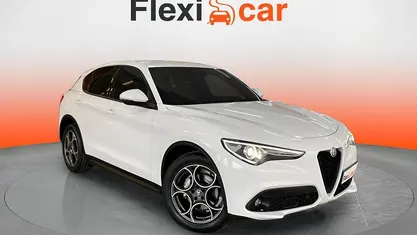 Usado Alfa Romeo Stelvio Sprint 160 CV (117 kW) 2022 Blanco SUV