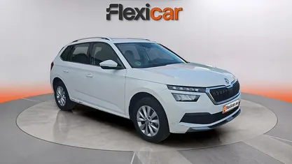 Usado Skoda Kamiq Active 110 CV (80 kW) 2021 Blanco SUV