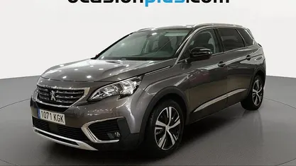 Usado Peugeot 5008 Allure 120 CV (88 kW) 2017 SUV