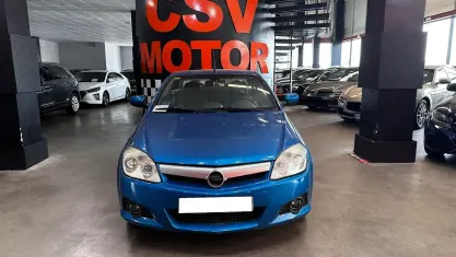 Usado Opel Tigra Sport 125 CV (91 kW) 2006 Azul Descapotable