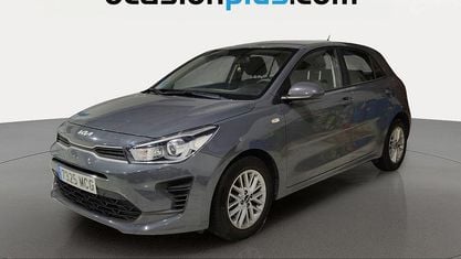 Usado Kia Rio 101 CV (74 kW) 2022 Negro Utilitario