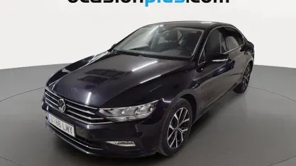 Usado VW Passat Executive 150 CV (110 kW) 2021 Negro Berlina