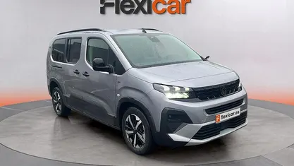 Usado Peugeot Rifter GTi 131 CV (96 kW) 2025 Gris Monovolumen