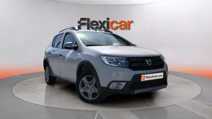 Usado Dacia Sandero Comfort 90 CV (66 kW) 2020 Blanco Berlina