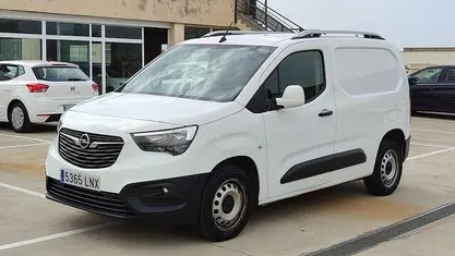 Blanco Usado 2021 Opel Combo Monovolumen | 9999 € (Super precio)