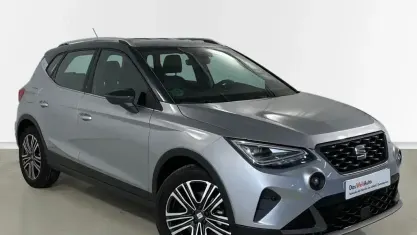 Usado Seat Arona FR 110 CV (80 kW) 2023 Gris SUV