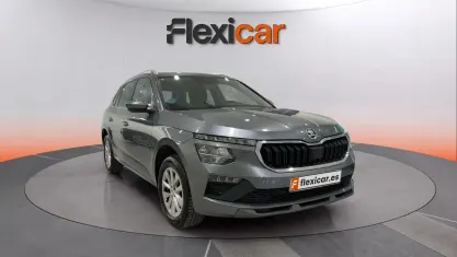 Usado Skoda Kamiq Selection 95 CV (69 kW) 2024 Gris SUV