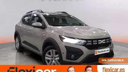 Usado Dacia Sandero Essentiel 91 CV (66 kW) 2024 Gris Utilitario