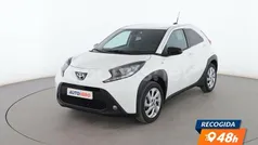 Blanco Usado 2024 Toyota Aygo Play Utilitario | 17.199 € (Precio justo)