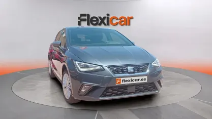 Usado Seat Ibiza 116 CV (85 kW) 2024 Gris Utilitario