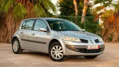 Gris / plata Usado 2007 Renault Mégane II Dynamique Berlina | 3800 € (Precio justo)