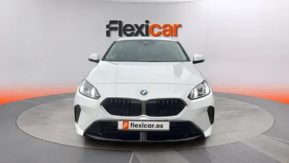 Usado BMW 118 150 CV (110 kW) 2025 Verde Utilitario