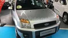 Gris / plata Usado 2007 Ford Fusion Berlina | 5490 € (Precio justo)