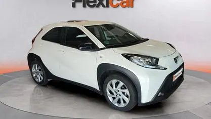 Usado 2024 Toyota Aygo X Play SUV | 11.990 € (Precio justo)