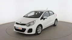 Blanco Usado 2015 Kia Rio Utilitario | 8299 € (Precio justo)