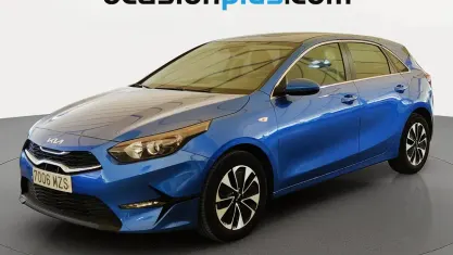 Usado Kia Ceed 101 CV (74 kW) 2025 Azul Utilitario