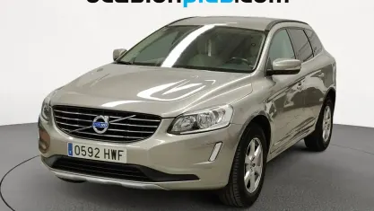 Usado Volvo XC60 Momentum 136 CV (100 kW) 2014 Gris SUV