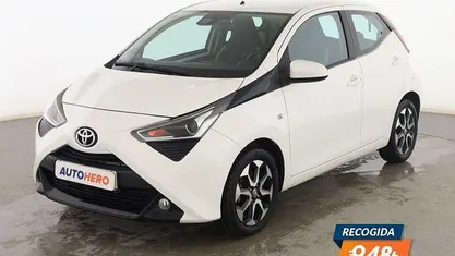 Usado Toyota Aygo X-play 72 CV (52 kW) 2019 Blanco Utilitario