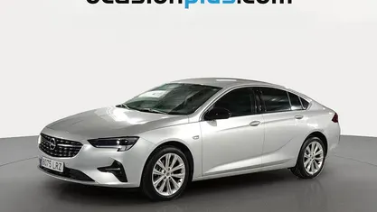 Usado Opel Insignia Business Elegance 174 CV (127 kW) 2021 Gris plata Berlina