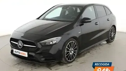 Usado Mercedes B180 AMG line 136 CV (100 kW) 2020 Negro Monovolumen
