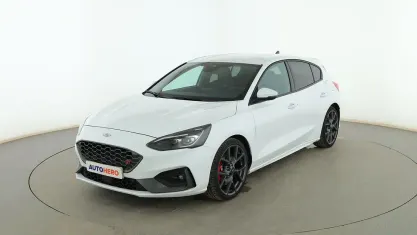Usado Ford Focus ST 280 CV (205 kW) 2021 Blanco Berlina