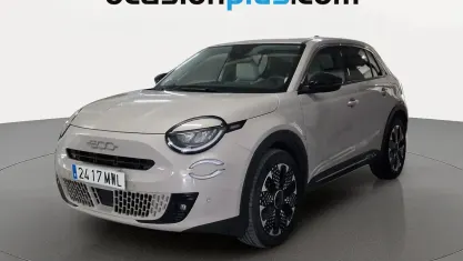 Usado Fiat 600 La Prima 101 CV (74 kW) 2024 Beige SUV