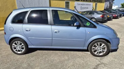 Usado Opel Meriva Cosmo 105 CV (77 kW) 2009 Azul Monovolumen