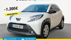 Usado 2024 Toyota Aygo Play Utilitario | 15.350 € (Precio justo)