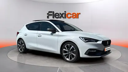 Usado Seat Leon FR 150 CV (110 kW) 2021 Blanco Berlina