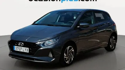 Usado Hyundai i20 101 CV (74 kW) 2022 Gris Utilitario