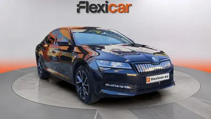 Usado Skoda Superb SportLine 218 CV (160 kW) 2023 Negro Berlina