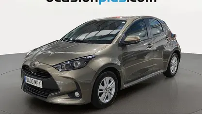 Marrón Usado 2024 Toyota Yaris Edition Utilitario | 15.546 € (Buen precio)