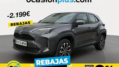 Gris Usado 2024 Toyota Yaris Hybrid Active Recogida | 24.190 € (Precio justo)