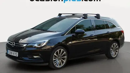 Usado Opel Astra Innovation 136 CV (100 kW) 2019 Negro Familiar
