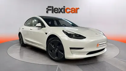 Käytetty Tesla Model 3 350 kW (476 HP) 2021 Valkoinen Sedan