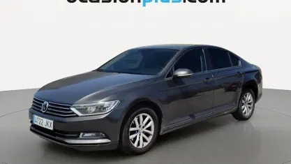 Usado VW Passat Advance 120 CV (88 kW) 2015 Marrón Berlina