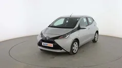 Usado 2016 Toyota Aygo X-play Utilitario | 8299 € (Precio justo)