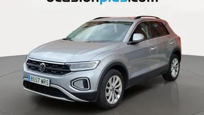 Usado VW T-Roc Life 116 CV (85 kW) 2024 Gris plata SUV