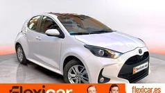 Blanco Usado 2024 Toyota Yaris Hybrid Active | 19.990 € (Buen precio)