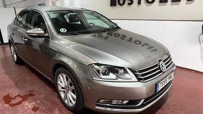 Usado VW Passat Highline 140 CV (102 kW) 2012 Berlina