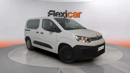 Usado Citroën Berlingo Feel 102 CV (75 kW) 2023 Blanco Monovolumen