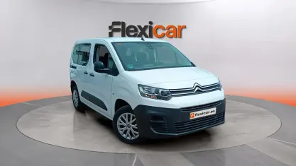 Käytetty Citroën Berlingo Feel 102 HP (75 kW) 2023 Valkoinen Tila-auto