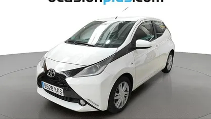 Occasion Toyota Aygo X-play 69 PK (50 kW) 2018 Wit Hatchback